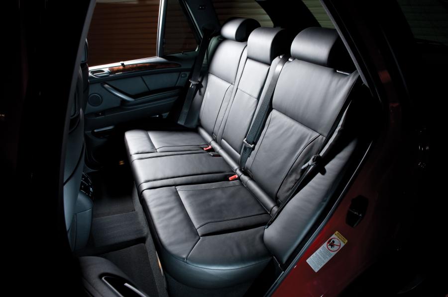 Интерьер BMW X5 4.8is 2004 года  (NA) (фото 2 из 73)